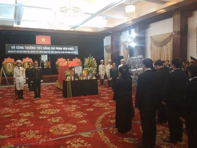 Xúc động lễ viếng nguyên Thủ tướng Phan Văn Khải tại TP Hồ Chí Minh ảnh 3