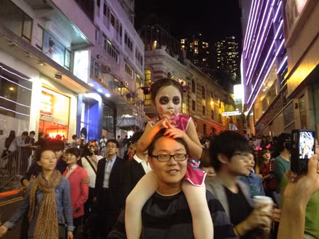 Đêm Halloween “rùng rợn” ở Hong Kong ảnh 9