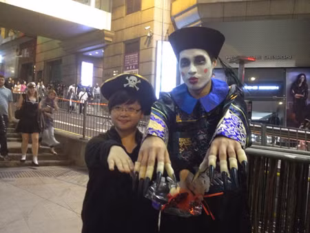 Đêm Halloween “rùng rợn” ở Hong Kong ảnh 2