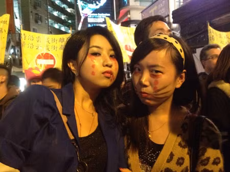 Đêm Halloween “rùng rợn” ở Hong Kong ảnh 4