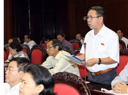 Quốc hội thảo luận tình hình năm 2012, bàn giải pháp KT-XH năm 2013 ảnh 1