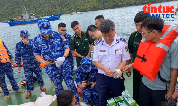 Cảnh sát biển thu giữ 1,16 tấn Ketamine và 8.000 lít dầu DO không có giấy tờ chứng minh nguồn gốc