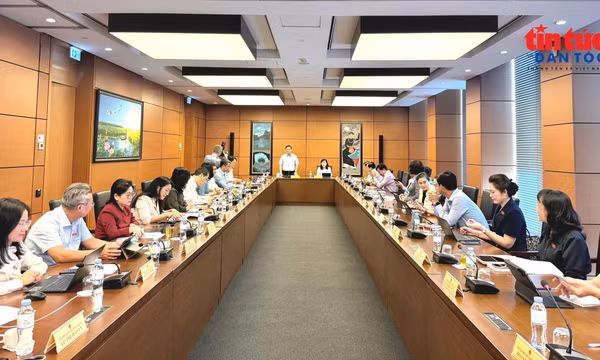 Tăng trưởng kinh tế phải đi cùng với ổn định sinh kế cho người dân