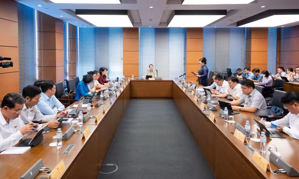 Sửa đổi Luật Nuôi con nuôi: Bảo đảm chặt chẽ pháp lý và lợi ích tốt nhất của trẻ em