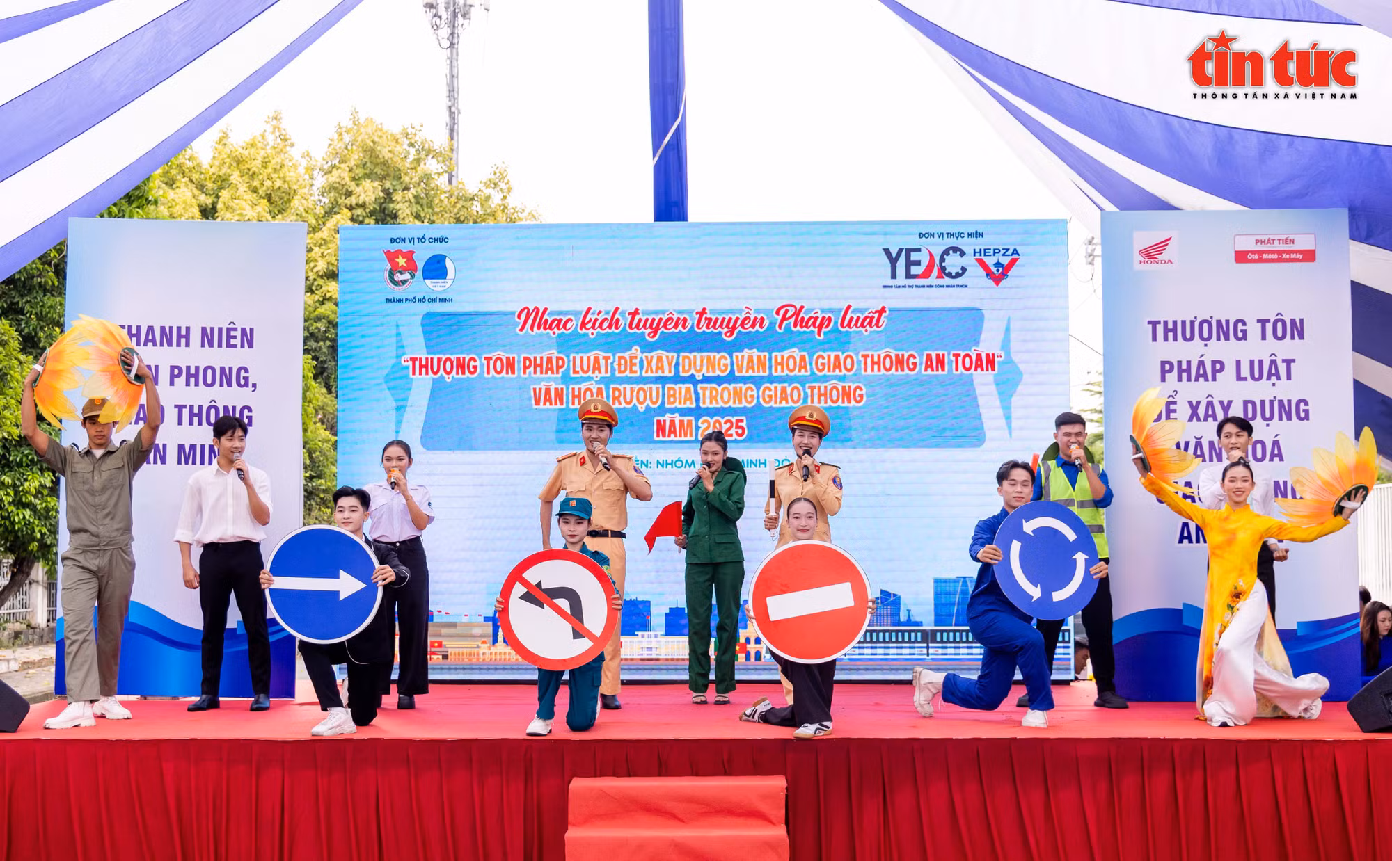 Sôi động Ngày hội Thanh niên với văn hóa giao thông