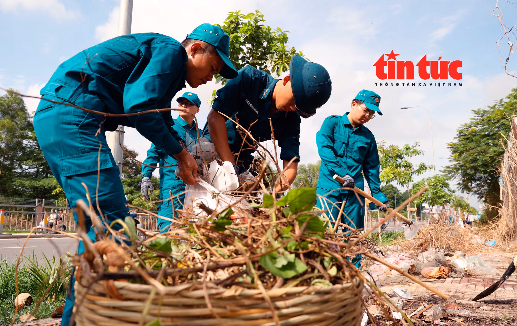 Đoàn viên, thanh niên TP Hồ Chí Minh tham gia 'Ngày Chủ nhật xanh' 