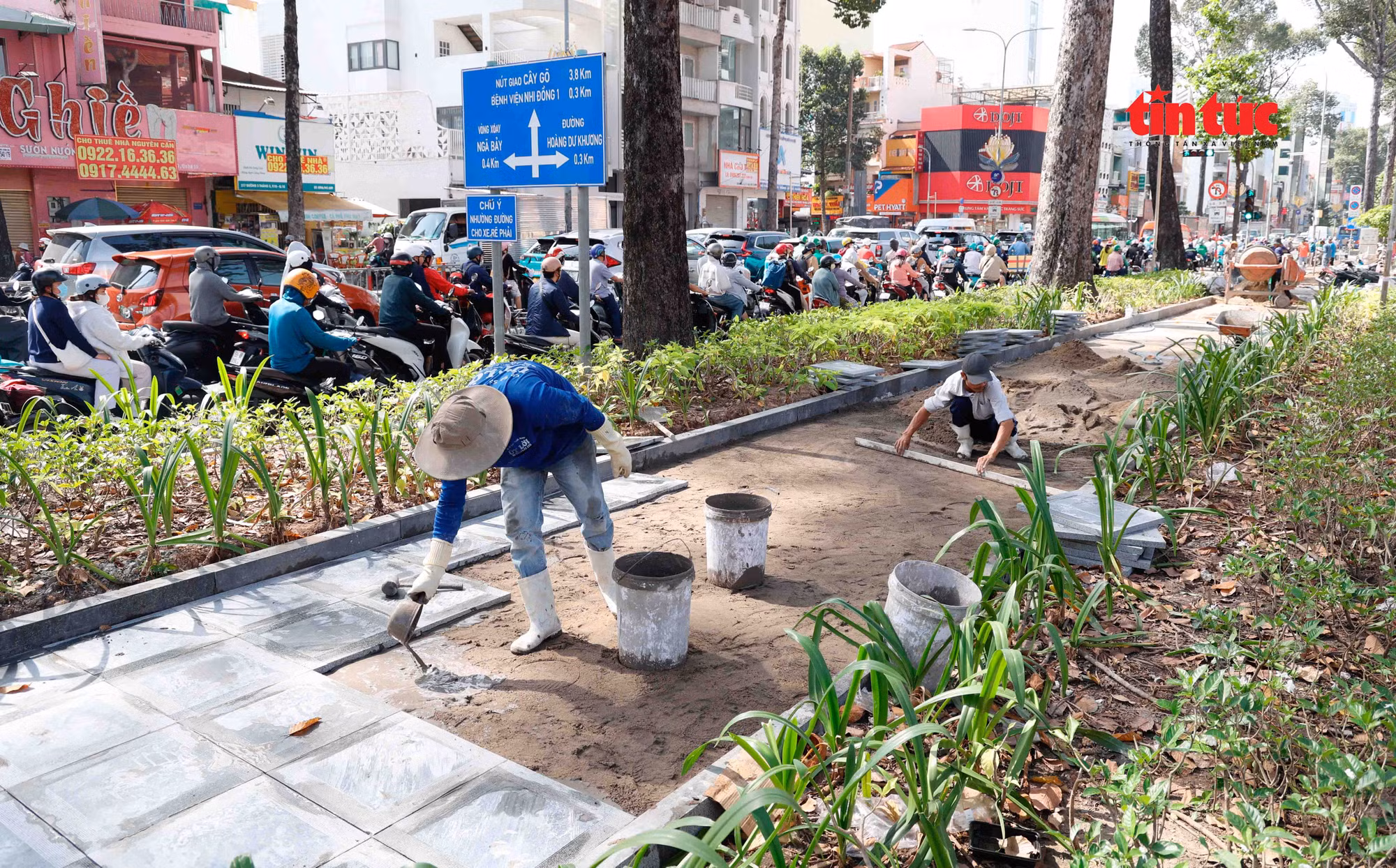 Vỉa hè ở TP Hồ Chí Minh 'khoác áo mới'