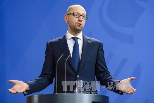 Tổng thống Ukraine sẽ cách chức Thủ tướng Yatsenyuk ảnh 1