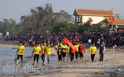 Đầu năm khai hội đua thuyền ảnh 2