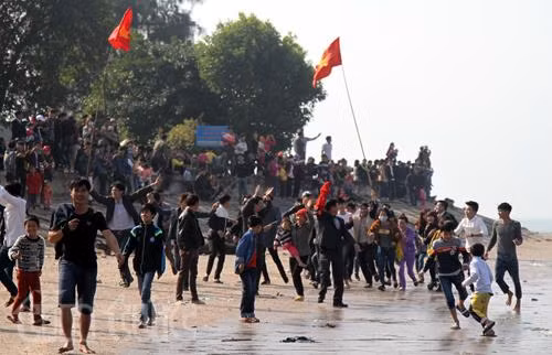 Đầu năm khai hội đua thuyền ảnh 8