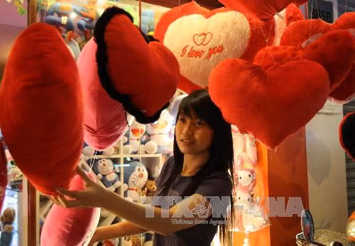 Sôi động thị trường Valentine ảnh 1