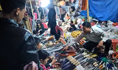 Du xuân chợ Viềng mua may ảnh 4