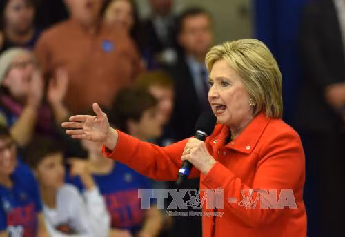Mỹ công bố hơn 1.000 trang thư điện tử mới của bà Clinton ảnh 1
