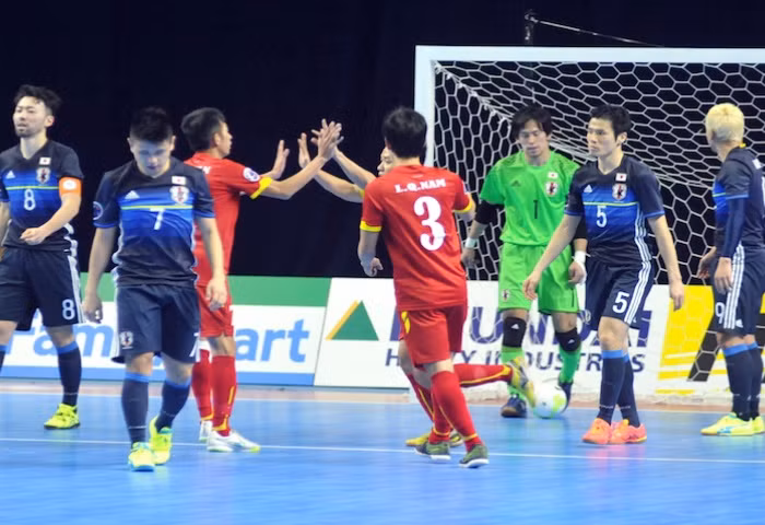 Việt Nam đánh bại ĐKVĐ Nhật Bản, giành vé dự World Cup Futsal ảnh 1