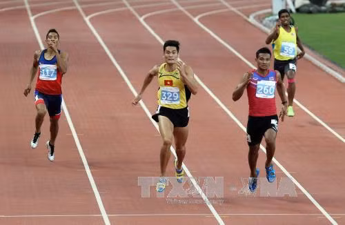 SEA Games 29: Quách Công Lịch 'vuột' HCV 400m rào nam ảnh 1