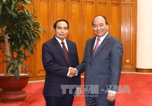 Thủ tướng Nguyễn Xuân Phúc tiếp Phó Thủ tướng Lào ảnh 1