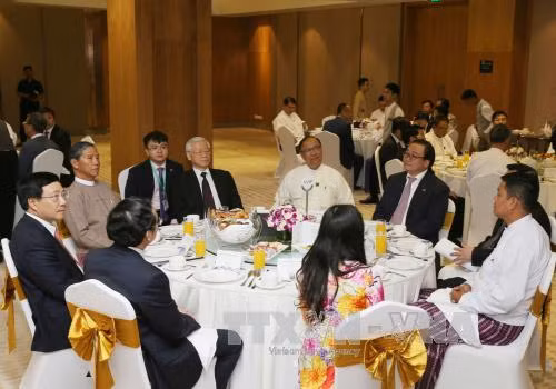 Tổng Bí thư Nguyễn Phú trọng gặp các doanh nghiệp hàng đầu Việt Nam và Myanmar ảnh 1