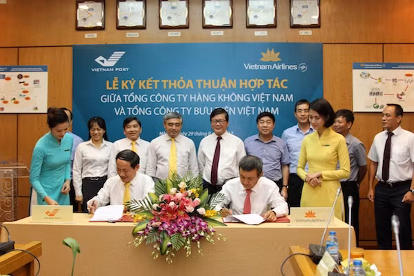 Vietnam Airlines và Bưu điện sử dụng dịch vụ hai chiều ảnh 1