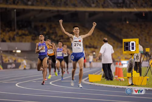 SEA Games 29: Việt Nam thống trị đường chạy 1.500m ảnh 1