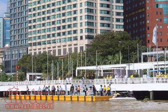 Cận cảnh tàu buýt đường sông đầu tiên tại TP Hồ Chí Minh ảnh 3