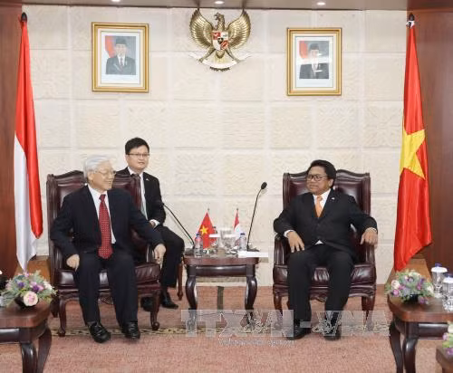 Tổng Bí thư Nguyễn Phú Trọng hội kiến với Chủ tịch Hội đồng đại biểu địa phương Indonesia ảnh 1