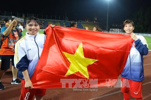 Bóng đá nữ vô địch SEA Games 29: Cảm xúc vỡ òa của người trong cuộc ảnh 1