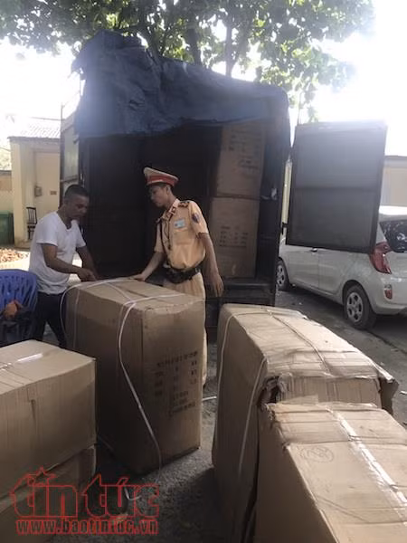 29 thùng đồ chơi trẻ em không rõ nguồn gốc chưa kịp tuồn ra thị trường ảnh 4