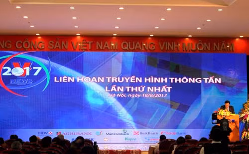 Tặng 20 máy lọc nước R.O Tân Á tại Liên hoan Truyền hình Thông tấn ảnh 1