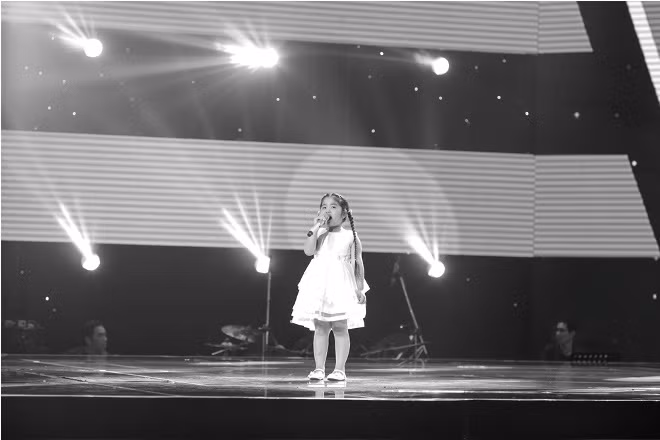 The Voice Kids 2017: Cô bé 5 tuổi hát 'Đi học' trong veo như dòng suối ảnh 2