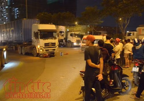 Bị ‘hung thần’ container cuốn vào gầm, người đàn ông tử vong tại chỗ ảnh 2