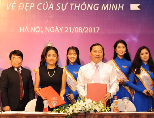 Trà thanh nhiệt Dr Thanh đồng hành cùng Hoa khôi Sinh viên 2017 ảnh 2