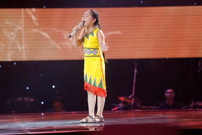 The Voice Kids 2017: Soobin Hoàng Sơn chinh phục được cô bé hát 'Thềnh thềnh oong ơi' ảnh 1