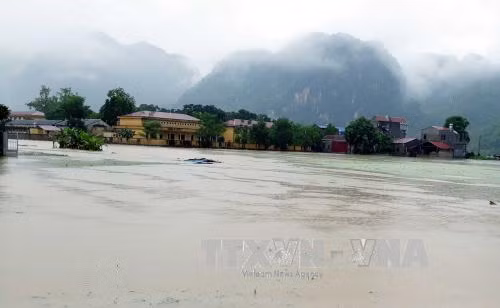 Nhiều địa phương ở Thái Nguyên ngập trong biển nước do mưa lớn ảnh 1