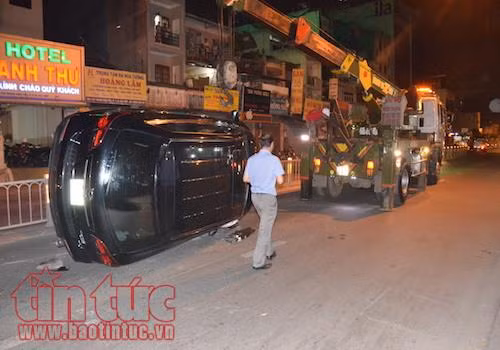 Phân luồng hiện trường tai nạn, bảo vệ dân phố bị xe đâm nhập viện ảnh 2