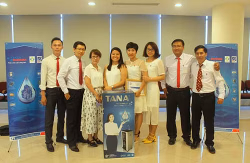 Tặng 20 máy lọc nước R.O Tân Á tại Liên hoan Truyền hình Thông tấn ảnh 2