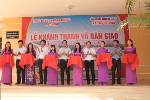 Vietnam Airlines xây trường cho con em đồng bào vùng cao huyện Minh Hóa ảnh 1