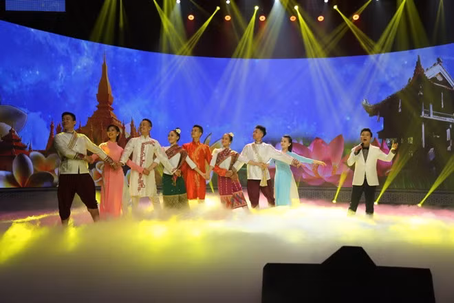 20h tối nay: 'Giai điệu tự hào tháng 8: Gặp nhau trên đỉnh Trường Sơn' ảnh 8