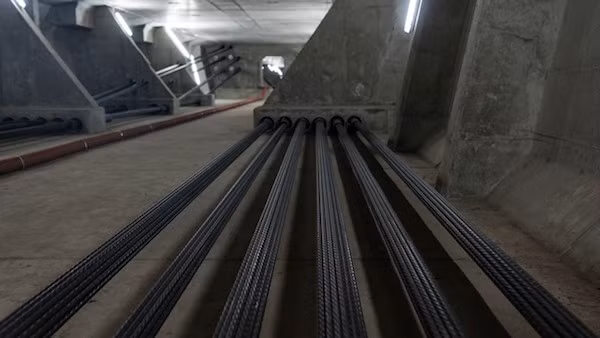 Khám phá ‘đường hầm’ đặc biệt tại cầu vượt biển dài nhất Việt Nam ảnh 6