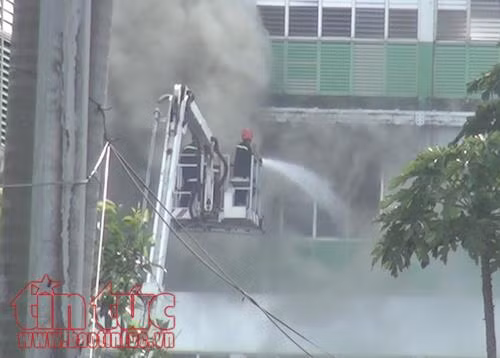 Cháy lớn ở công ty Pou Yuen thiêu rụi nhiều tài sản ảnh 2
