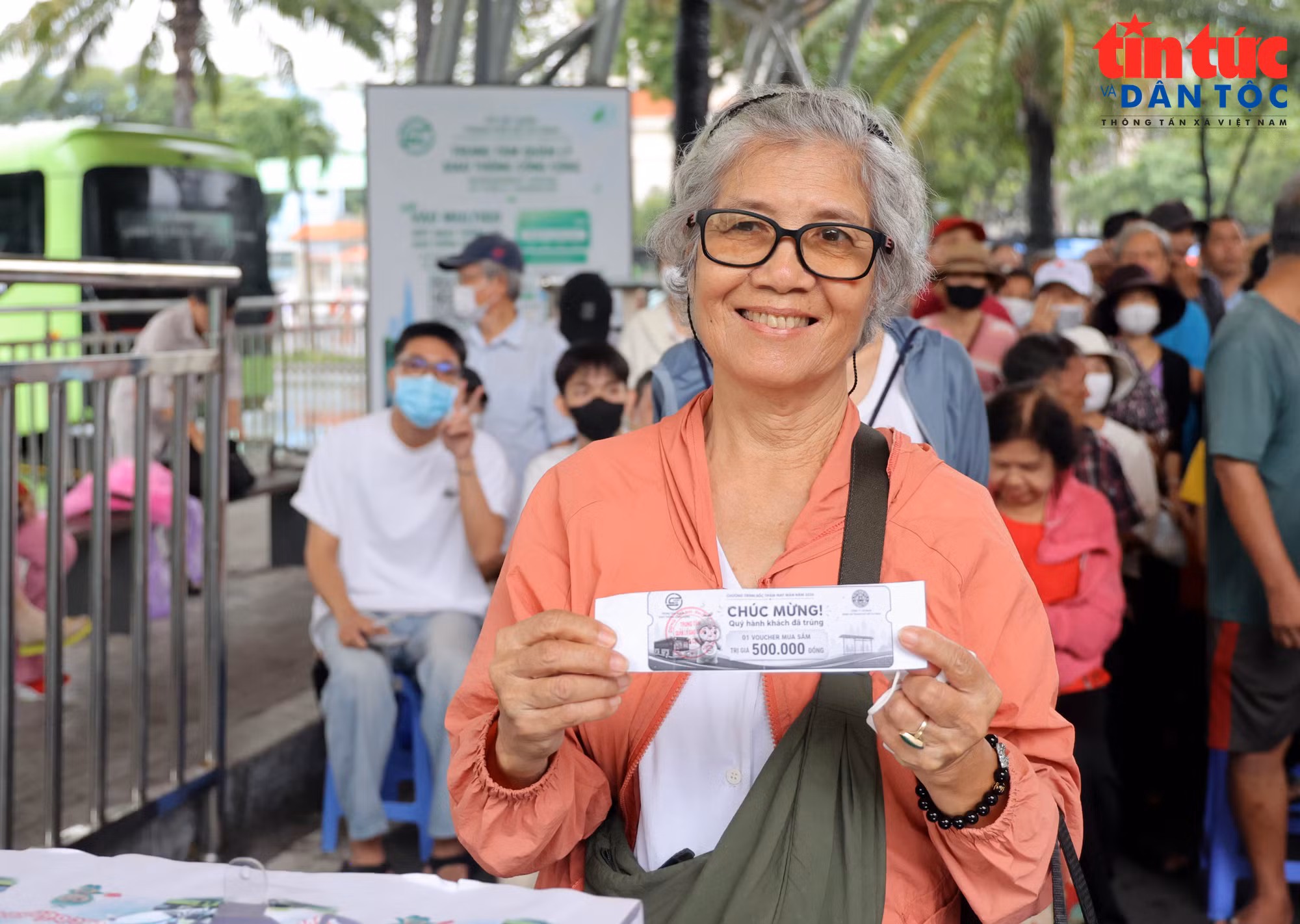 baotintuc_tr_ttdt0415.jpg