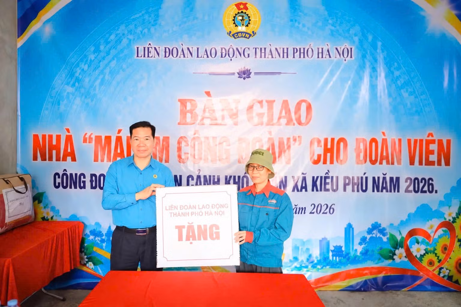 traotangnhalaodong131026.jpg