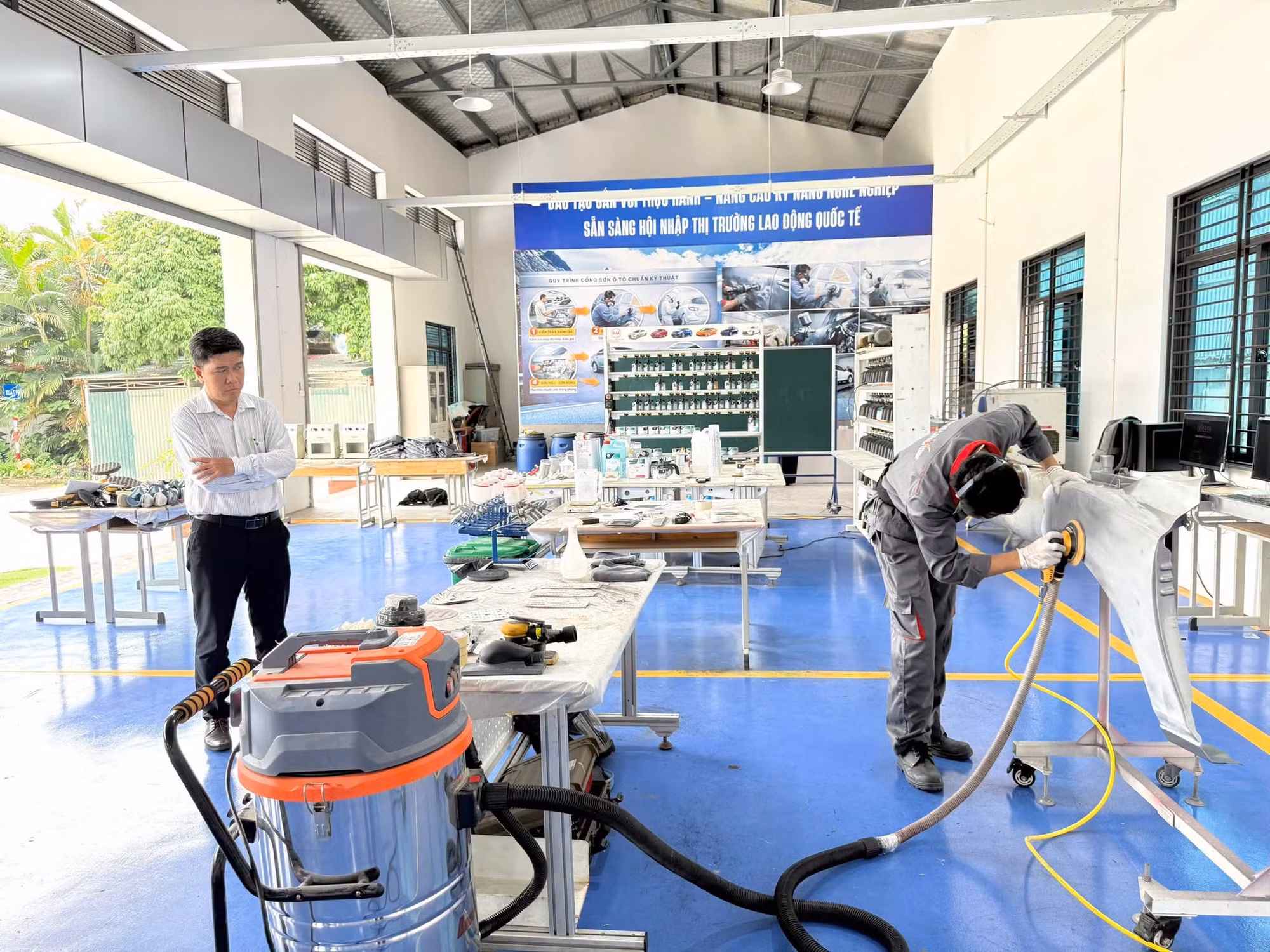 daotaotruongtrungcapgtvthanoi101026-4.jpg