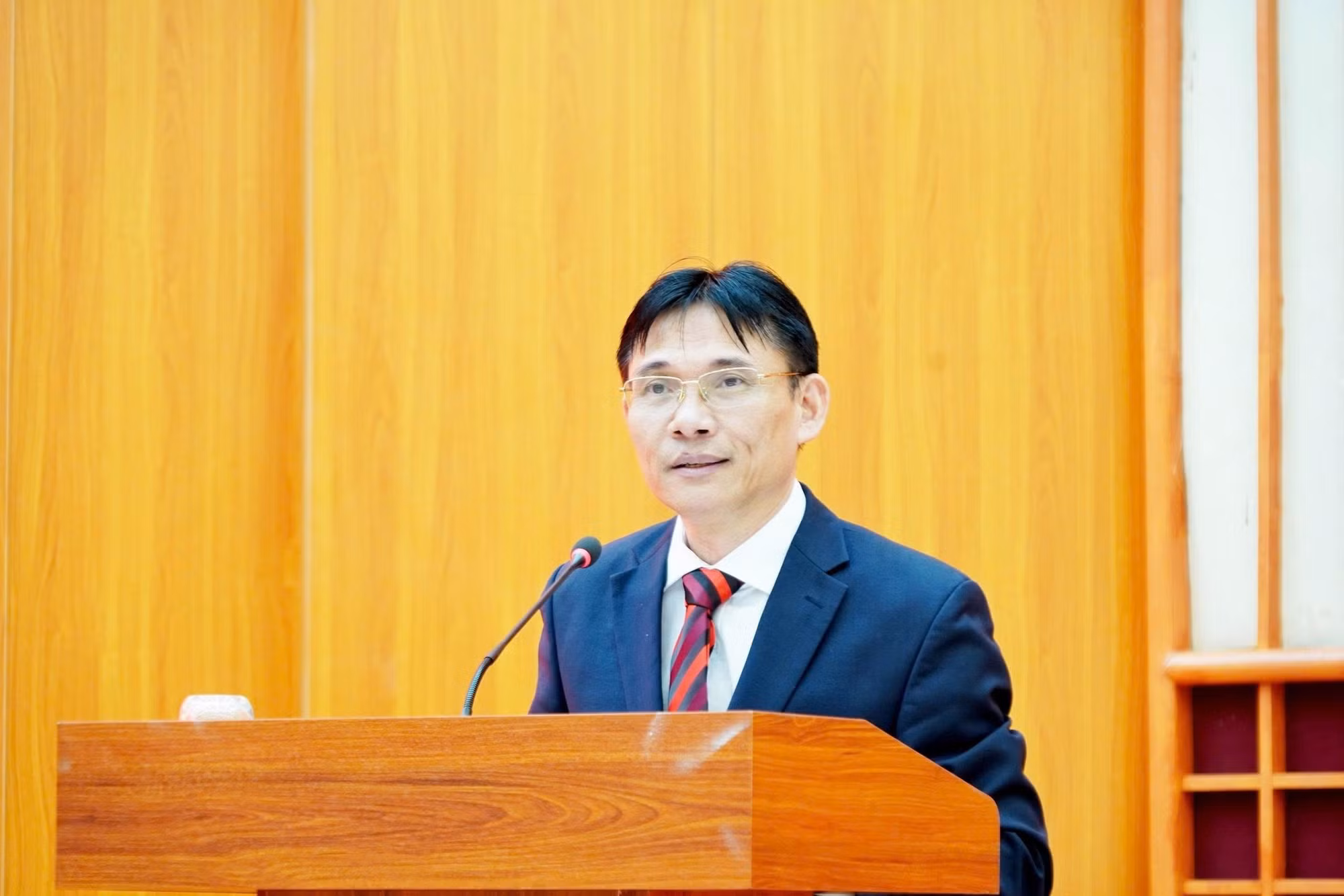 Đồng chí PGS.TS. Nguyễn Đức Minh, Phó Chủ tịch Viện Hàn lâm phát biểu nhận nhiệm vụ tại Hội nghị.