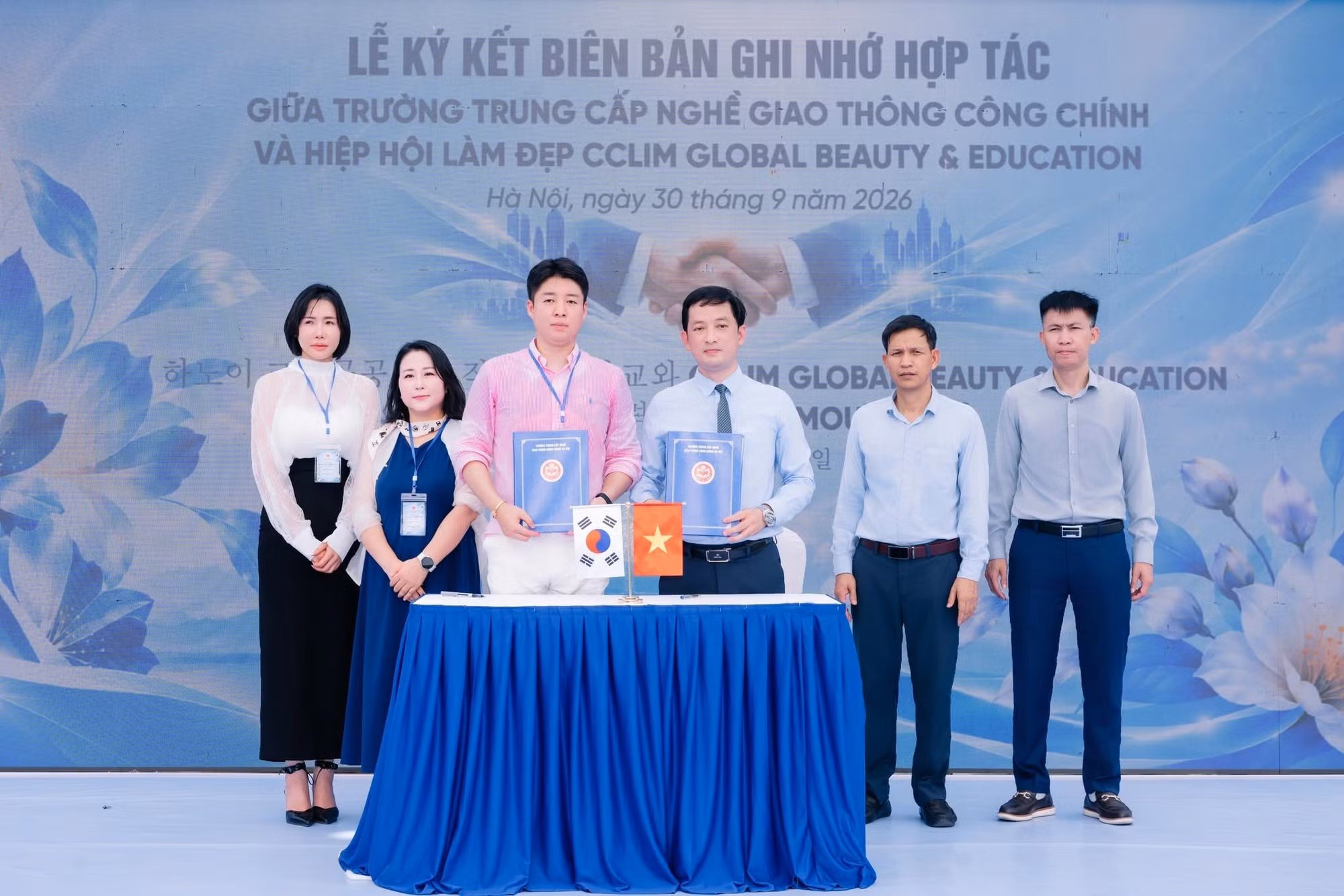 hoptacdn111026.jpg