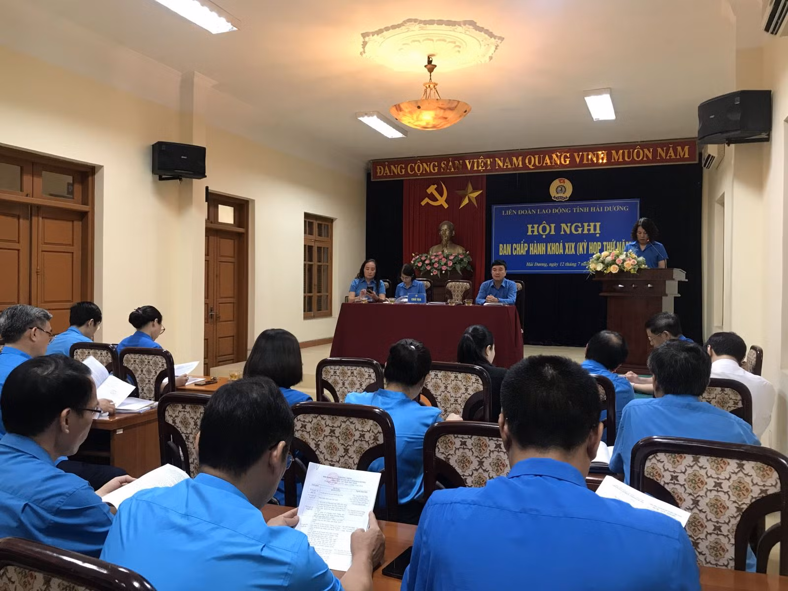 Chú thích ảnh
