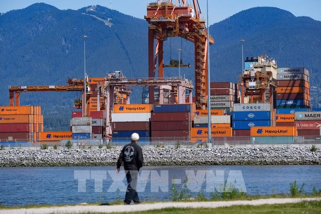 Quang cảnh cảng hàng hóa tại Vancouver, Canada. Ảnh: THX/TTXVN phát
