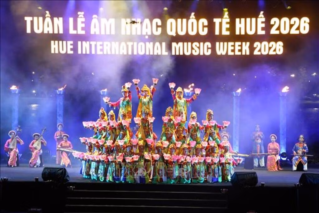Tiết mục nghệ thuật của Nhà hát Nghệ thuật truyền thống Cung đình Huế trong đêm khai mạc Tuần lễ Âm nhạc quốc tế Huế, tối 13/6/2026. Ảnh: Mai Trang/TTXVN