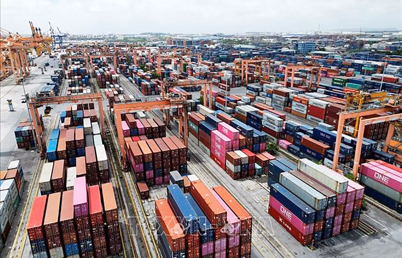 Kho bãi chứa container tại cảng Tân Vũ (Hải Phòng). Ảnh minh họa: Tuấn Anh/TTXVN