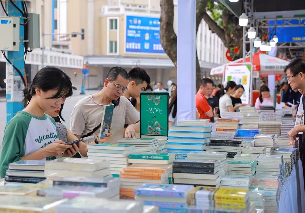 Theo lãnh đạo Hội Xuất bản Việt Nam, vấn đề sách giả, sách lậu, sách vi phạm bản quyền… hiện nay diễn ra rất phức tạp. Ảnh minh họa: TTXVN