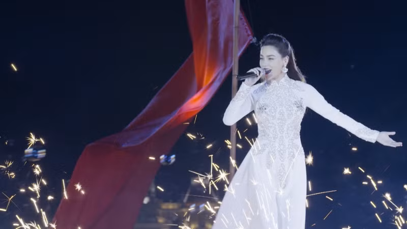 “Tết nghĩa là hy vọng” - ấm hành trình đi tìm niềm hy vọng đêm 30 Tết ảnh 2